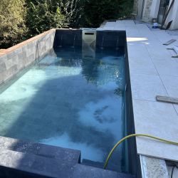 Nage à contre courant