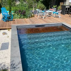 Plage immergée et escaliers pleine largeur