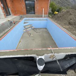 Coulage des murs de la piscine