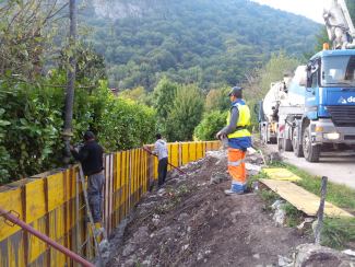 Coulage du mur avec camion PUMI