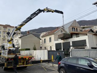 Evacuation du spa par camion grue