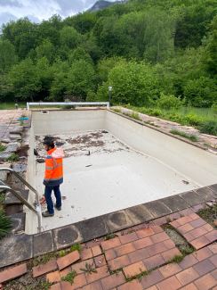 Bassin au début des travaux