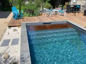 Plage immergée et escaliers pleine largeur