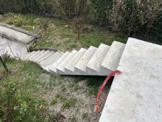 Second escalier coulé